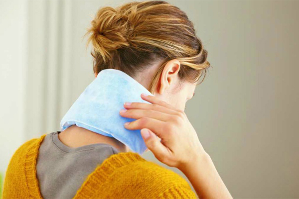 When to Use Hot or Cold Compress for Swelling？